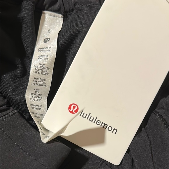 NEW Lululemon Athletica Black Athletic Shorts Lightweight Elastic Waist - Picture 7 of 7